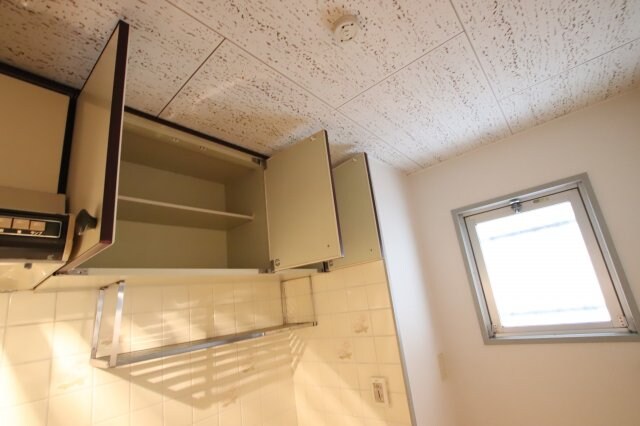 物件内観写真11　(吊戸棚)