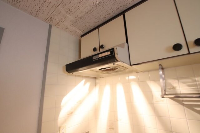 物件内観写真12　(換気扇)