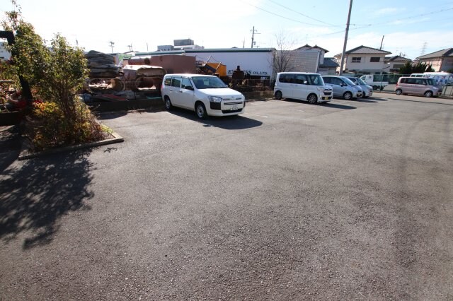 物件内観写真3　(駐輪場)