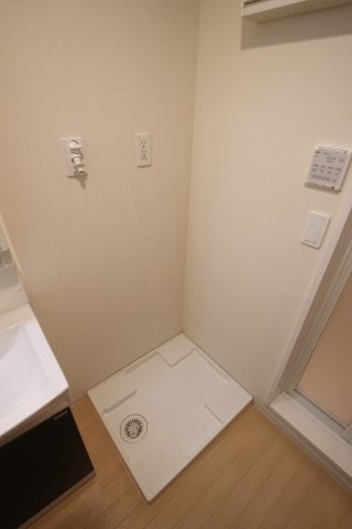 物件内観写真12　(室内洗濯機置場)