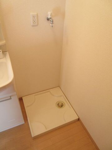 物件内観写真16　(室内洗濯機置場)