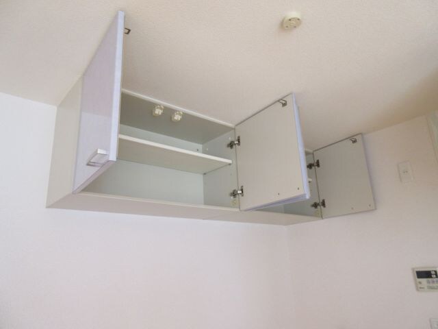 物件内観写真22　(吊戸棚)