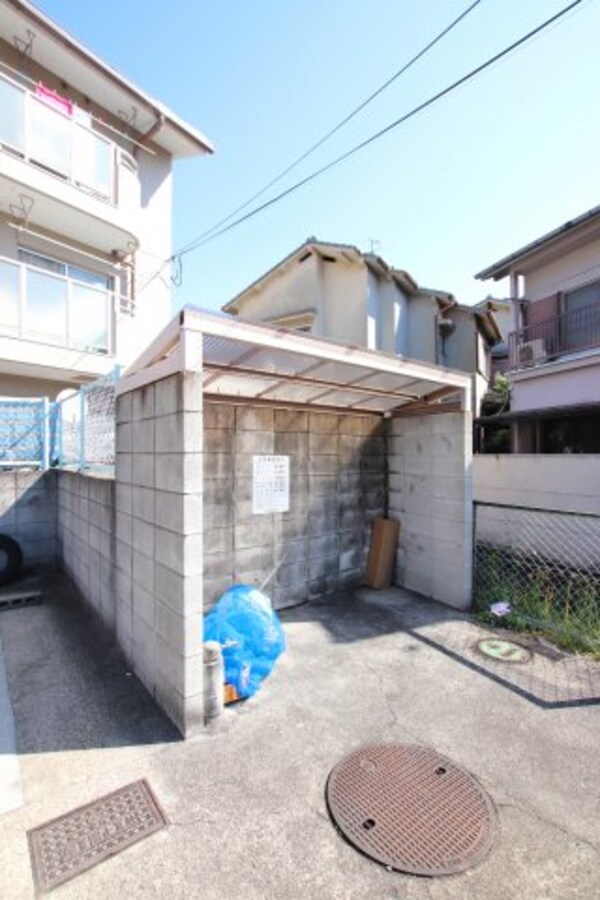 建物設備(敷地内ゴミ置き場)