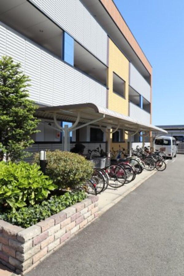 建物設備(駐輪場)