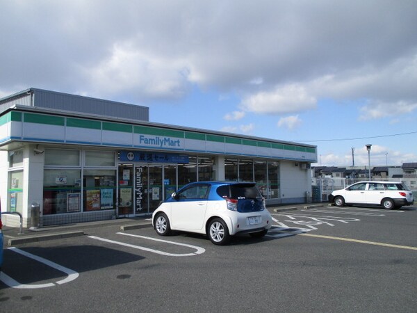 周辺環境(ファミリーマート堺高松店 659m)