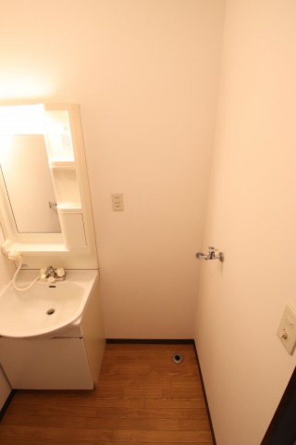 建物設備(室内洗濯機置き場)