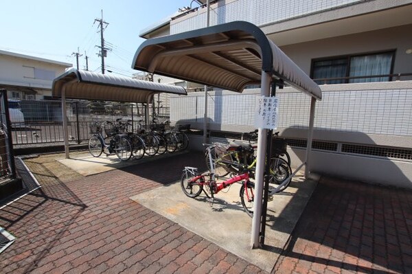 建物設備(駐輪場)