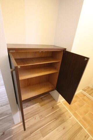 物件内観写真5　(シューズボックス)