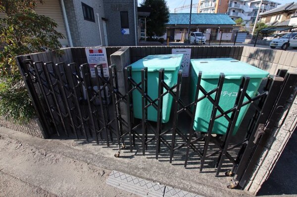 建物設備(敷地内ゴミ置き場)