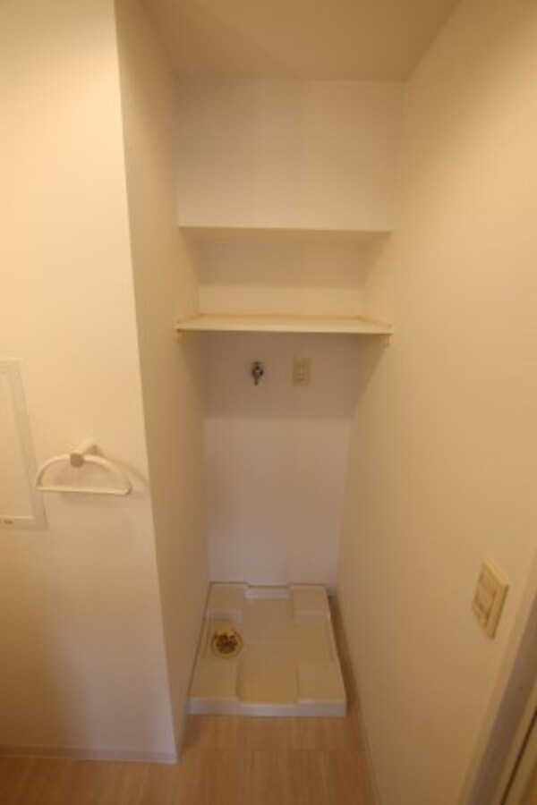 建物設備(室内洗濯機置場)