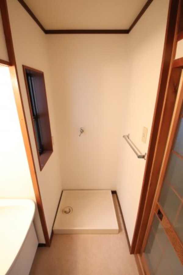 建物設備(室内洗濯機置場)