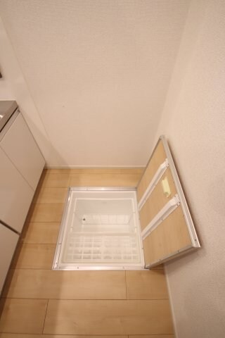 物件内観写真18　(床下収納)