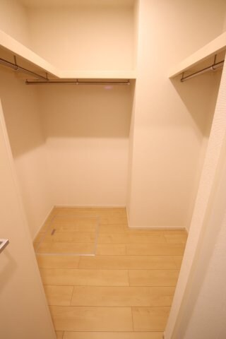 物件内観写真23　(ウォークインクローゼット)