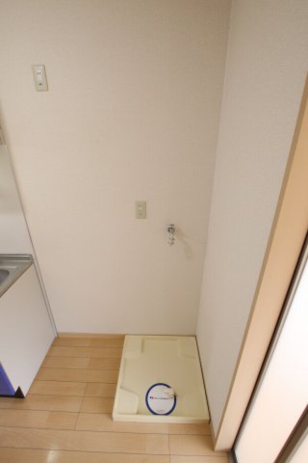 建物設備(室内洗濯機置場)