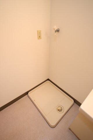 物件内観写真11　(室内洗濯機置場)