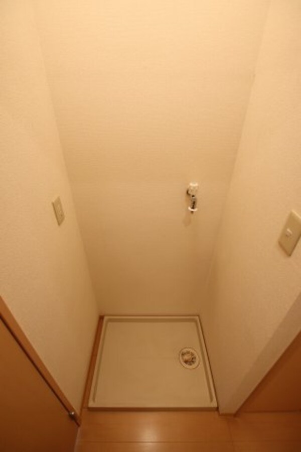 建物設備(室内洗濯機置場)