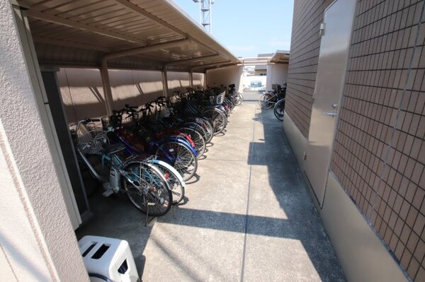 建物設備(駐輪場)