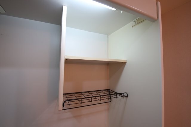 物件内観写真13　(キッチン収納)