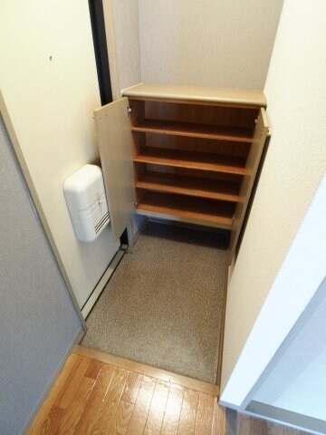 物件内観写真7　(下駄箱)