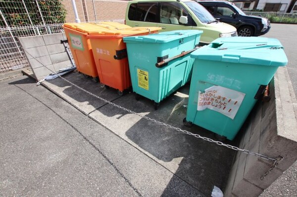 建物設備(敷地内ゴミ置場)