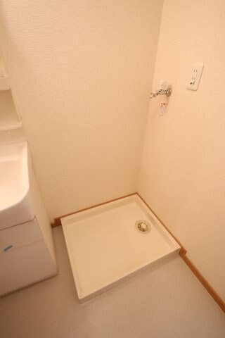 物件内観写真11　(室内洗濯機置場)