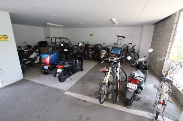 建物設備(駐輪場)