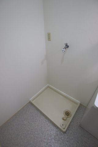 物件内観写真16　(室内洗濯機置場)
