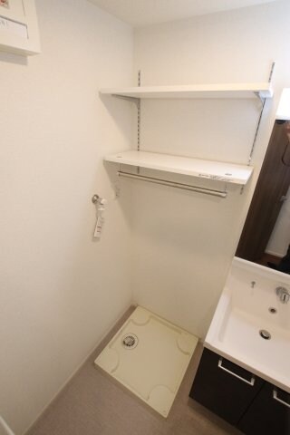 物件内観写真15　(室内洗濯機置場)