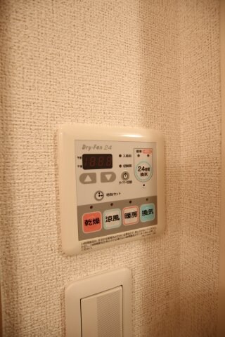 物件内観写真11　(浴室乾燥機)