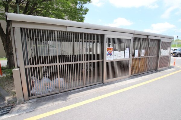 建物設備(敷地内ゴミ捨場)