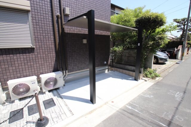 物件内観写真4　(駐輪場)