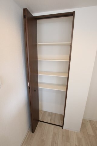 物件内観写真19　(キッチン収納)
