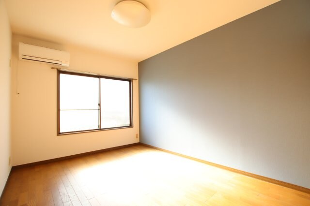 物件内観写真18　(洋室に変更)