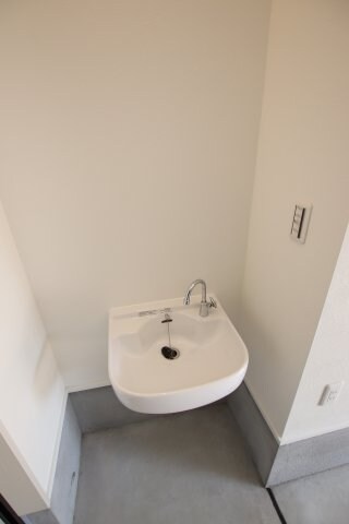 物件内観写真7　(駐車場水栓)