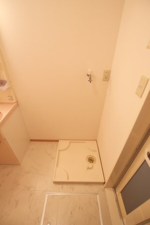 建物設備(室内洗濯機置場)