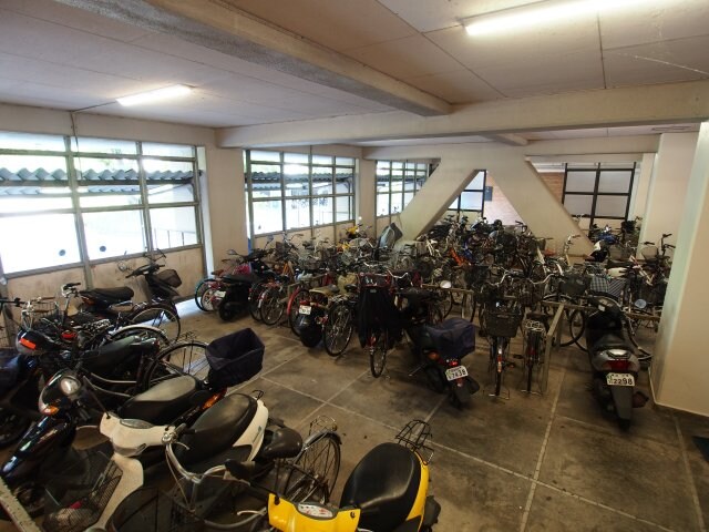 物件内観写真5　(駐輪場)