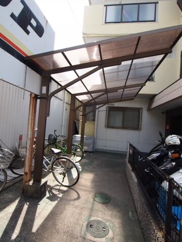 物件内観写真3　(駐輪場)