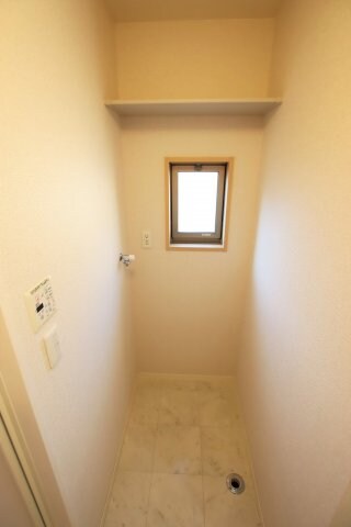 物件内観写真24　(室内洗濯機置場)