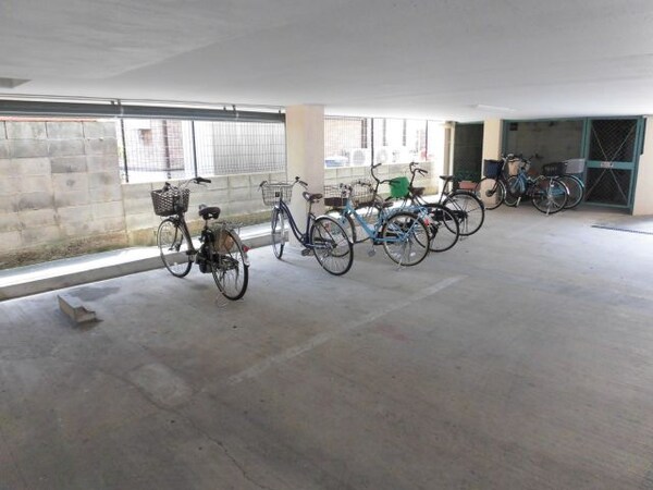 建物設備(駐輪場)