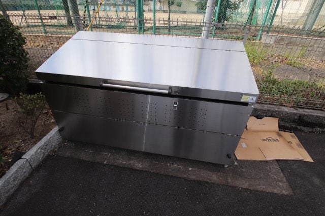 物件内観写真5　(敷地内ゴミ置き場)