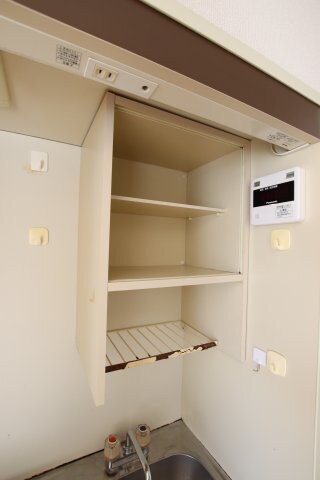 物件内観写真13　(吊戸棚)