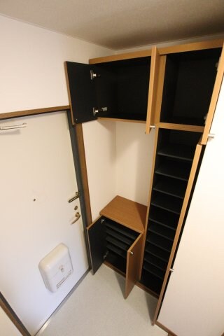 物件内観写真7　(靴箱)