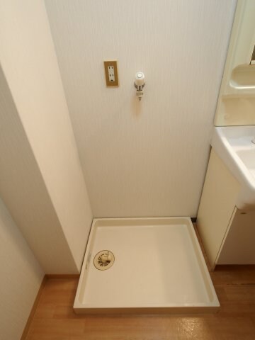 物件内観写真14　(室内洗濯機置場)