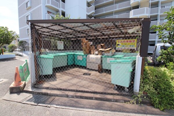 建物設備(敷地内ゴミ置き場)