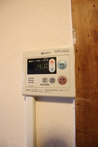 物件内観写真11　(給湯器)