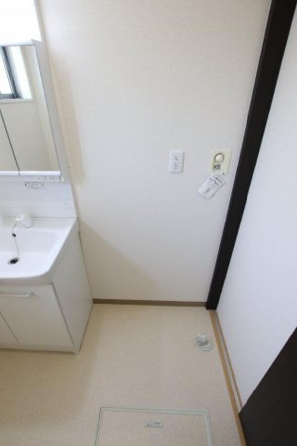 建物設備(室内洗濯機置場)