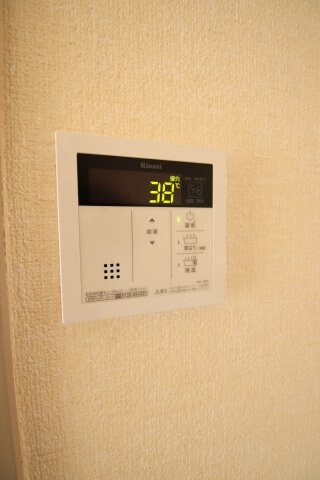 物件内観写真19　(給湯器)