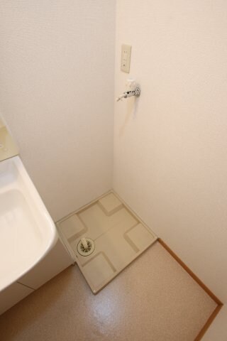 物件内観写真22　(室内洗濯機置場)