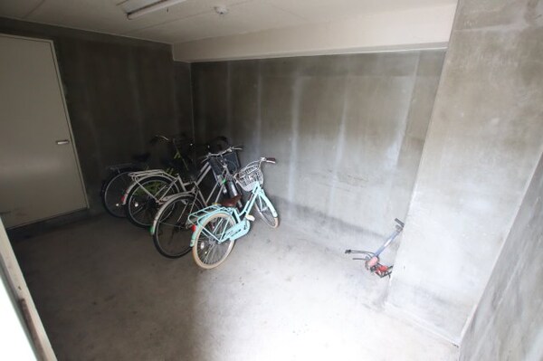建物設備(駐輪場)