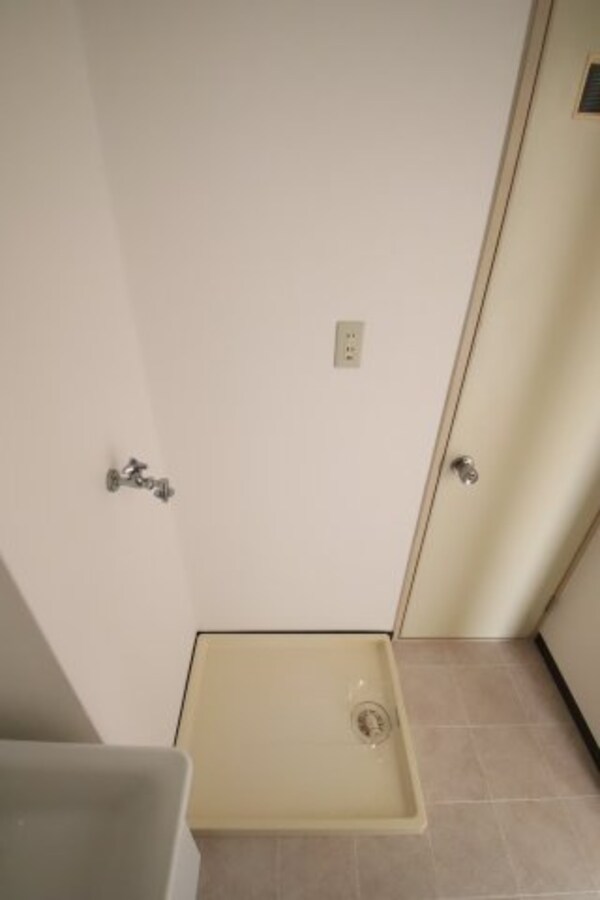 建物設備(室内洗濯機置き場)